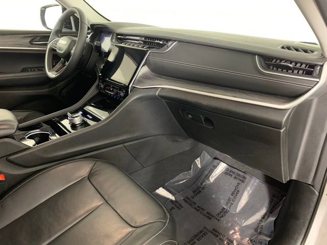 Used 2023 Jeep Grand Cherokee Limited image 23