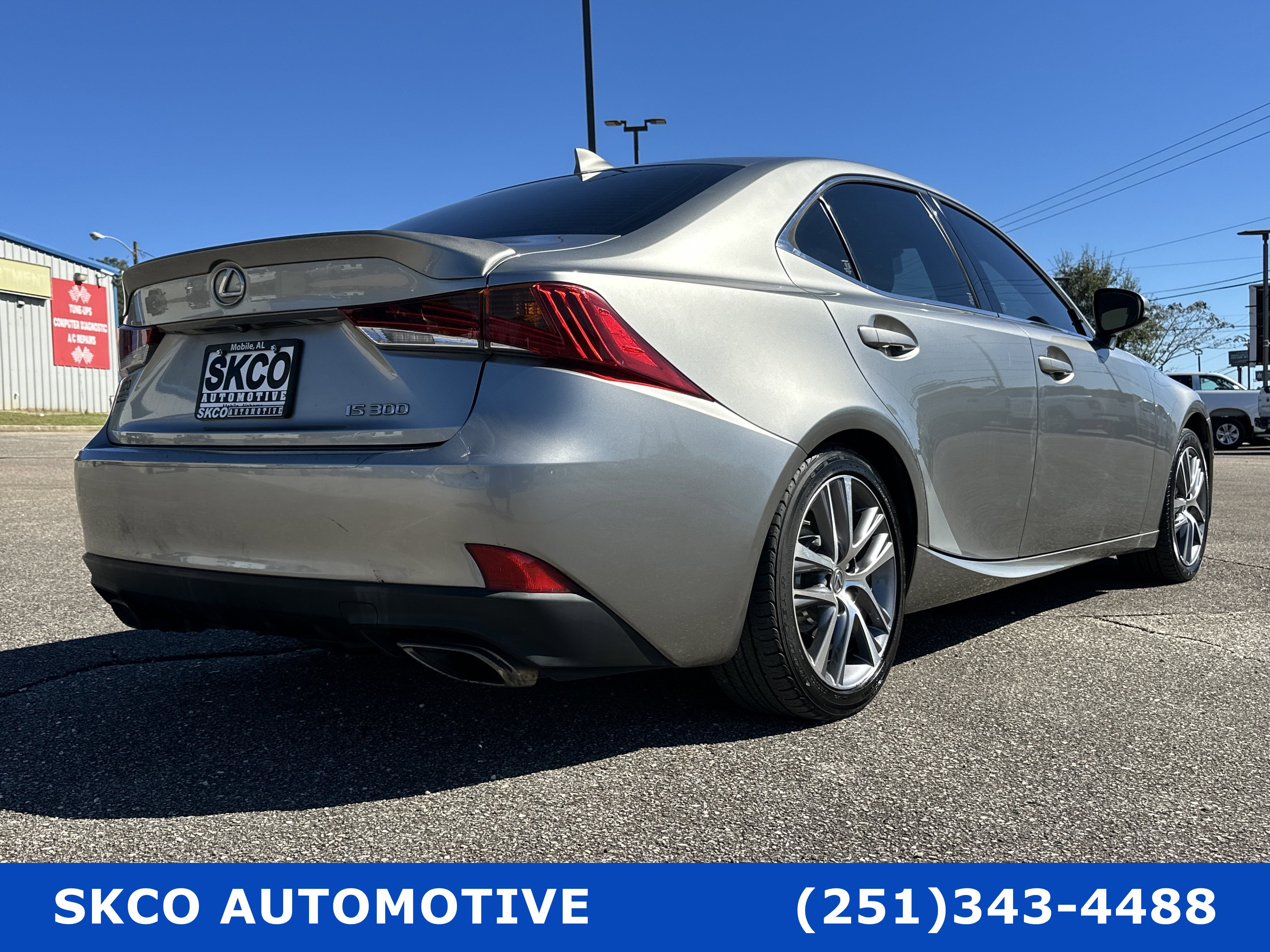 Used 2018 Lexus IS 300 w/ Accessory Package 2 RWD image 5