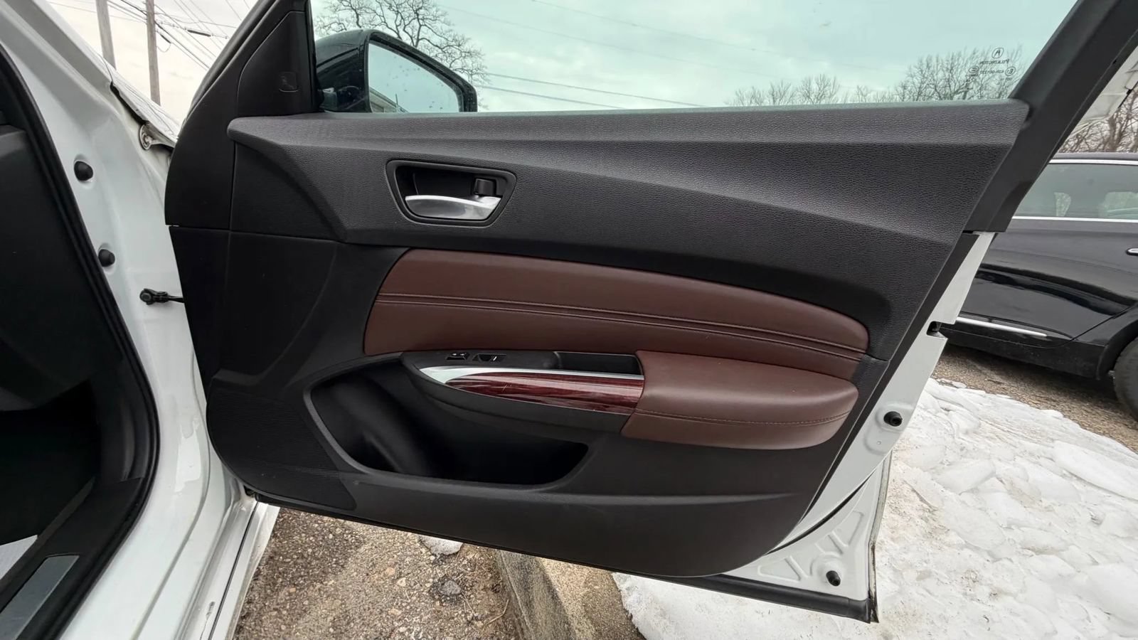 Used 2016 Acura TLX w/ Technology Package FWD image 17