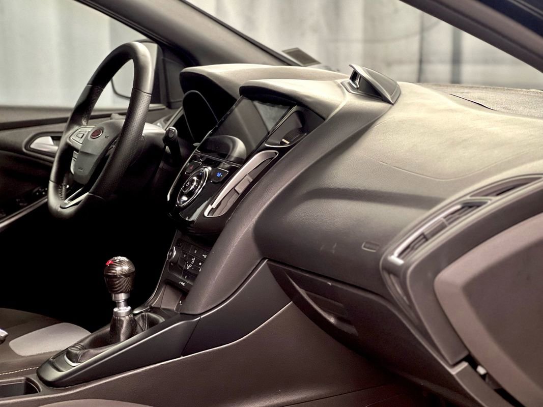 Used 2016 Ford Focus ST image 18