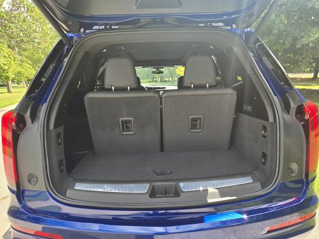 Used 2025 Cadillac XT6 Premium Luxury image 6