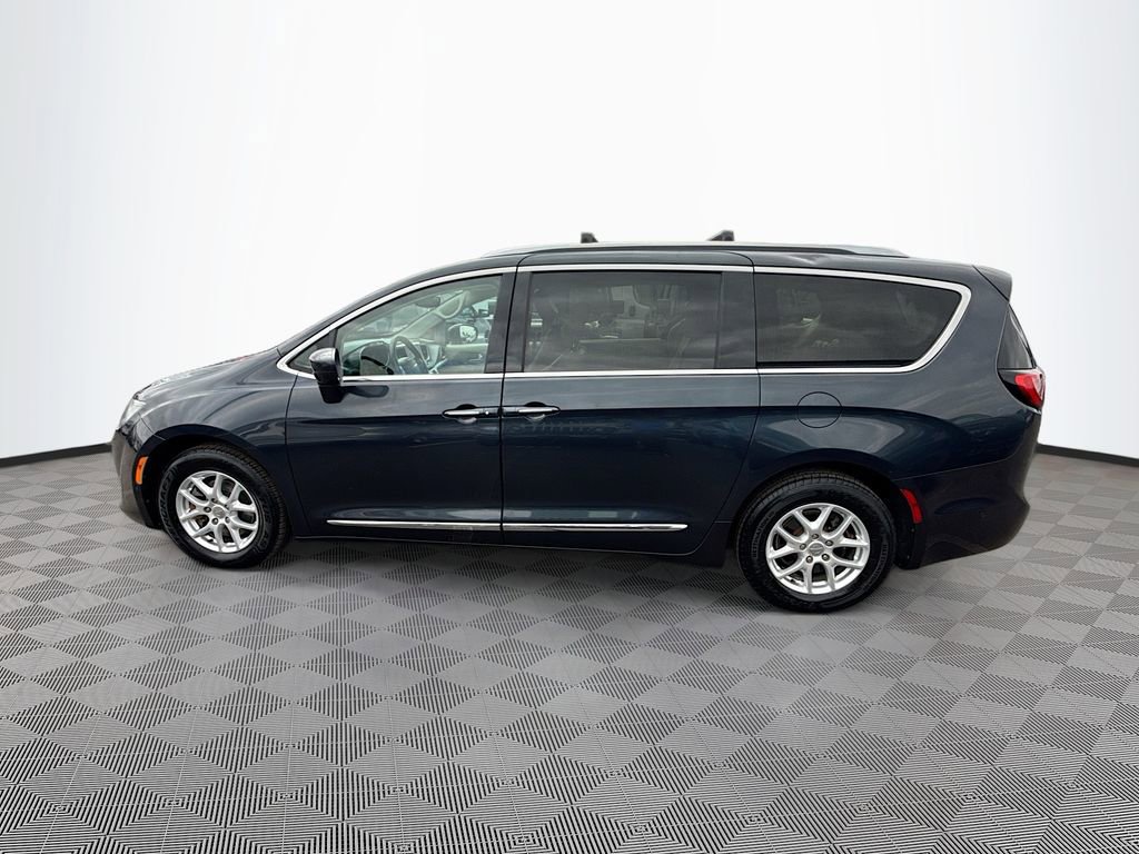 Used 2020 Chrysler Pacifica Touring-L w/ Advanced Safetytec Group FWD image 9
