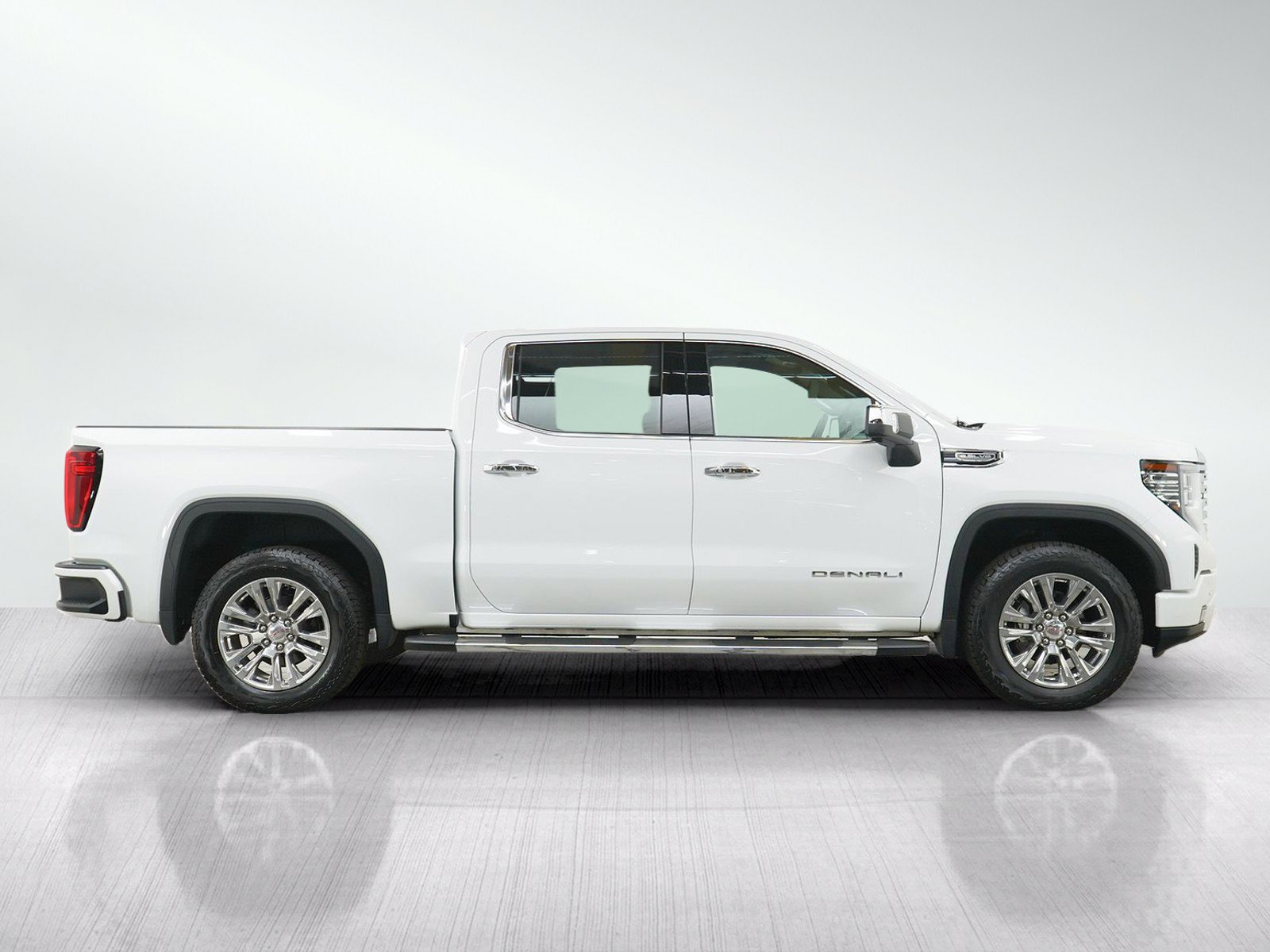 Used 2022 GMC Sierra 1500 Denali w/ Technology Package AWD/4WD image 6