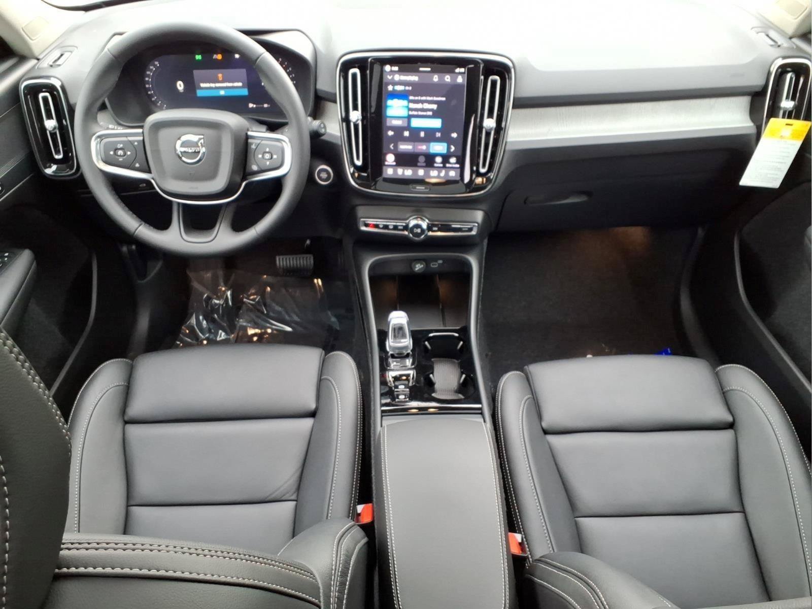 New 2026 Volvo XC40 B5 Plus w/ Protection Package Premier AWD/4WD image 7