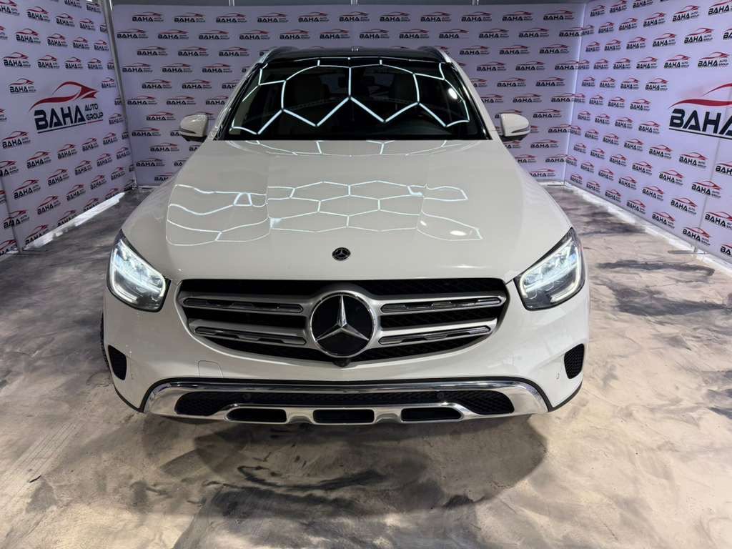 Used 2021 Mercedes-Benz GLC 300 4MATIC w/ Premium Package image 4