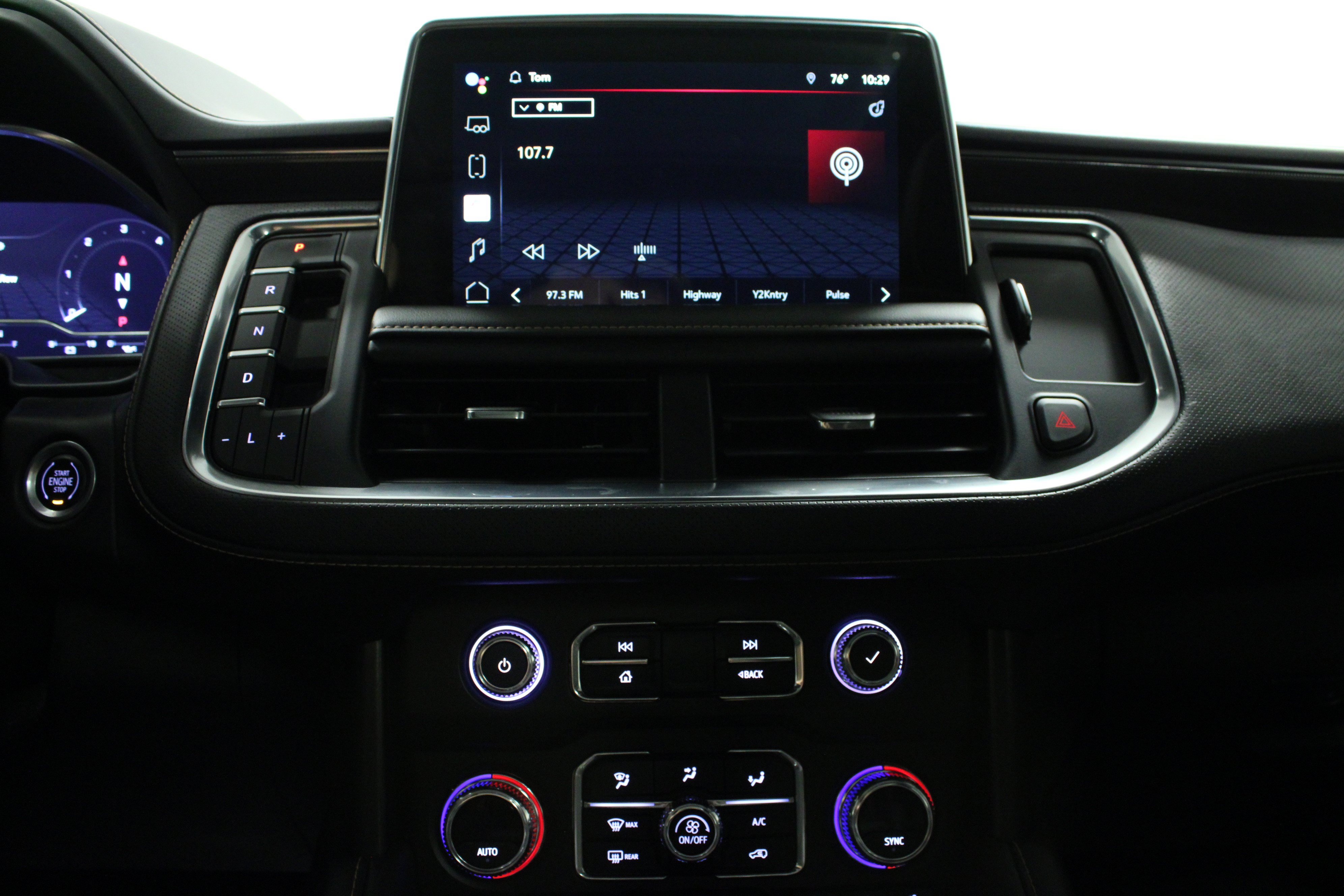 Used 2022 GMC Yukon AT4 w/ AT4 Premium Package AWD/4WD image 24