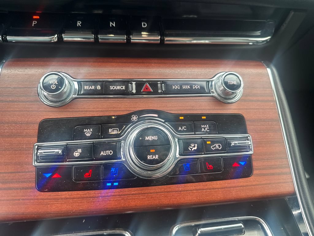 Used 2023 Lincoln Aviator Reserve w/ Equipment Group 201A AWD/4WD image 18