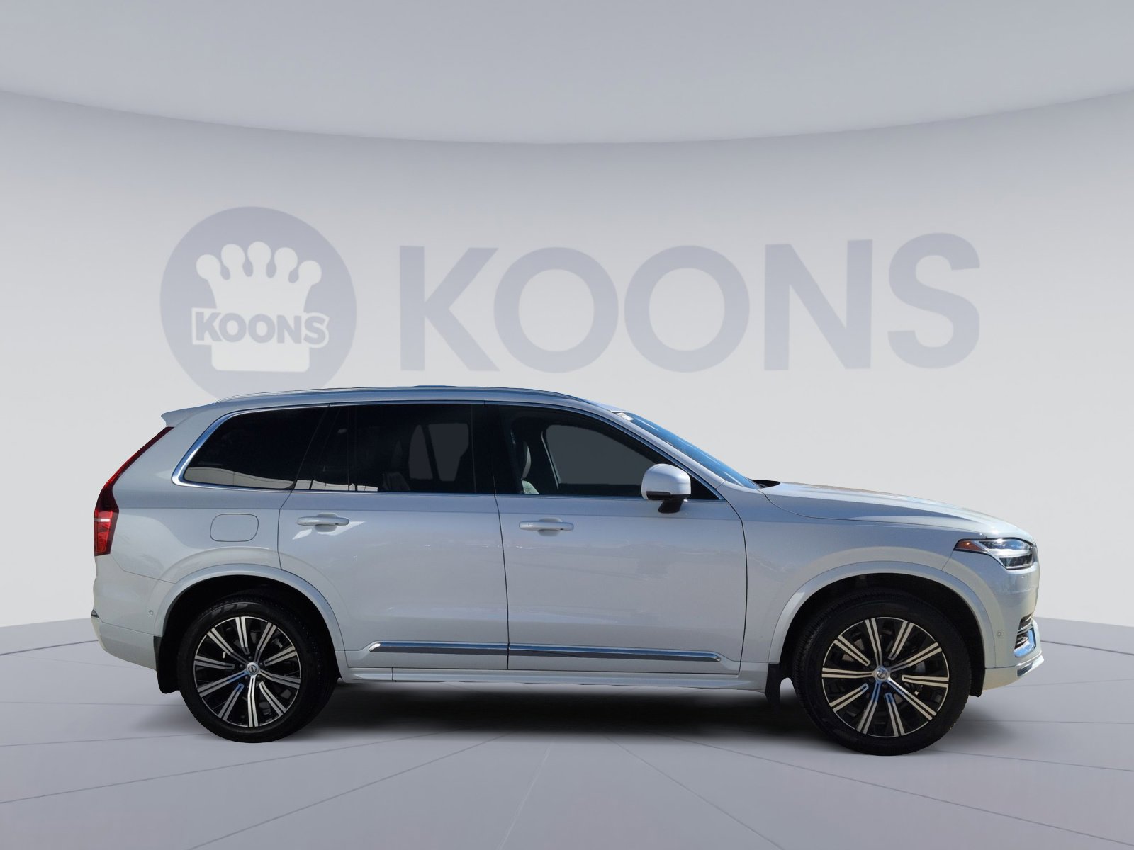 Used 2024 Volvo XC90 B6 Plus image 8