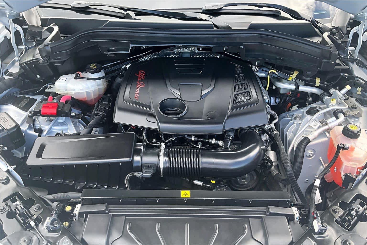 Used 2022 Alfa Romeo Stelvio Ti AWD/4WD image 30
