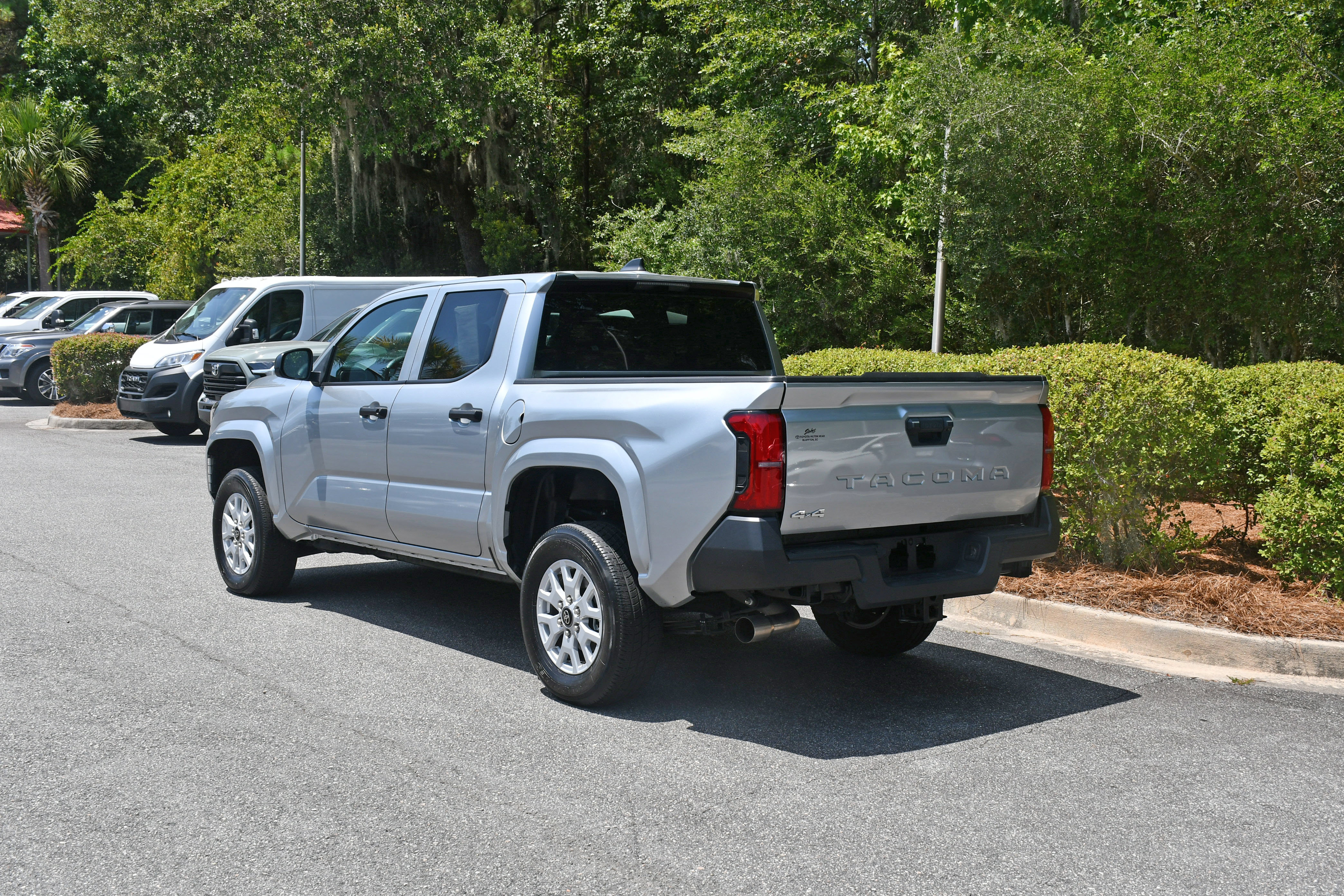 Used 2025 Toyota Tacoma SR AWD/4WD image 3
