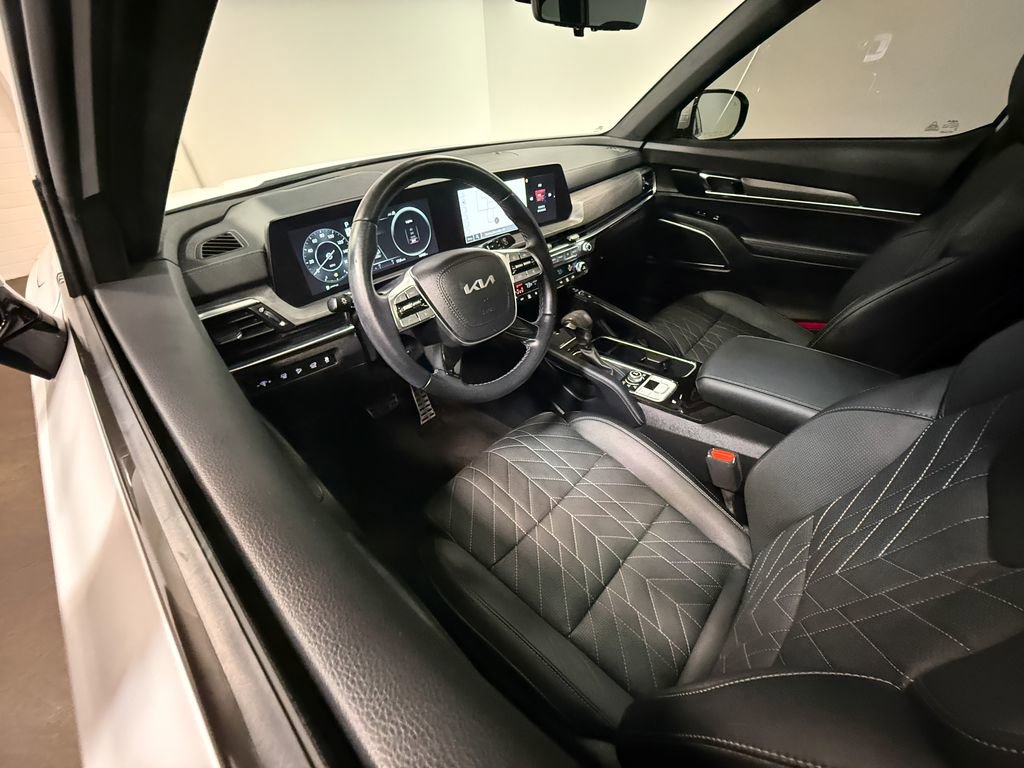 Used 2024 Kia Telluride SX Prestige X-Line image 2