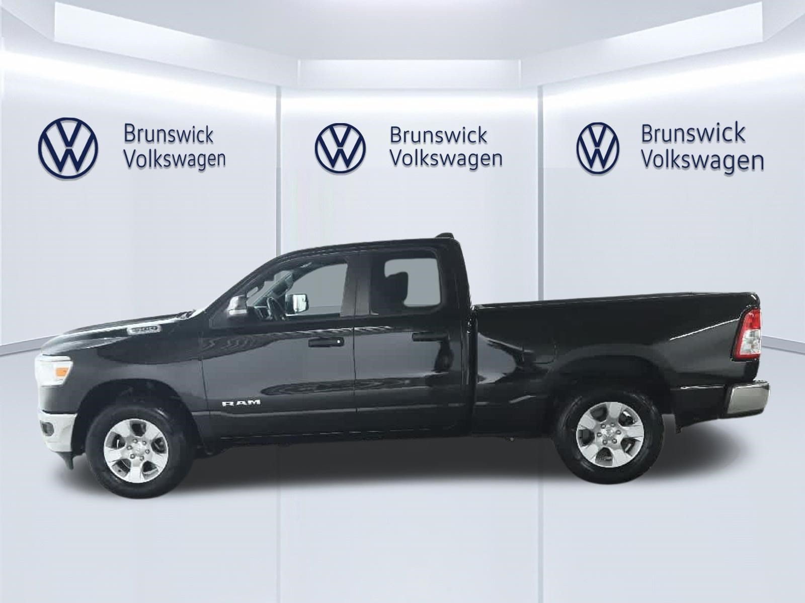 Used 2024 RAM 1500 Big Horn AWD/4WD image 39