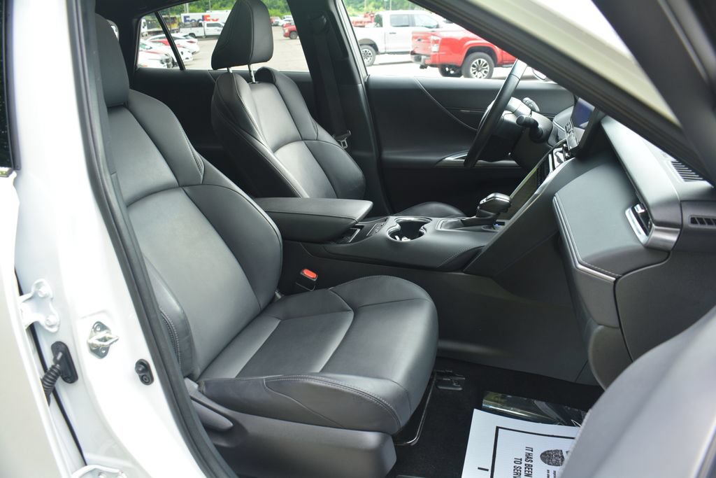 Used 2023 Toyota Venza Nightshade AWD/4WD image 22