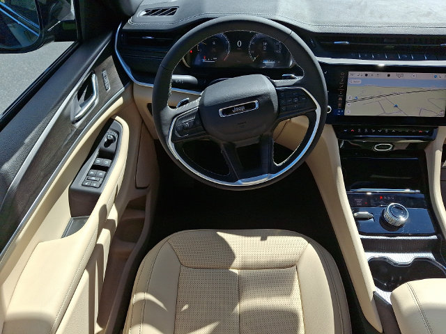 New 2026 Jeep Grand Cherokee Limited w/ Luxury Tech Group II AWD/4WD image 7