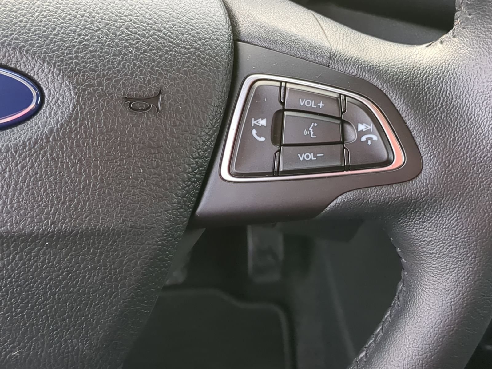 Used 2018 Ford EcoSport SE image 28