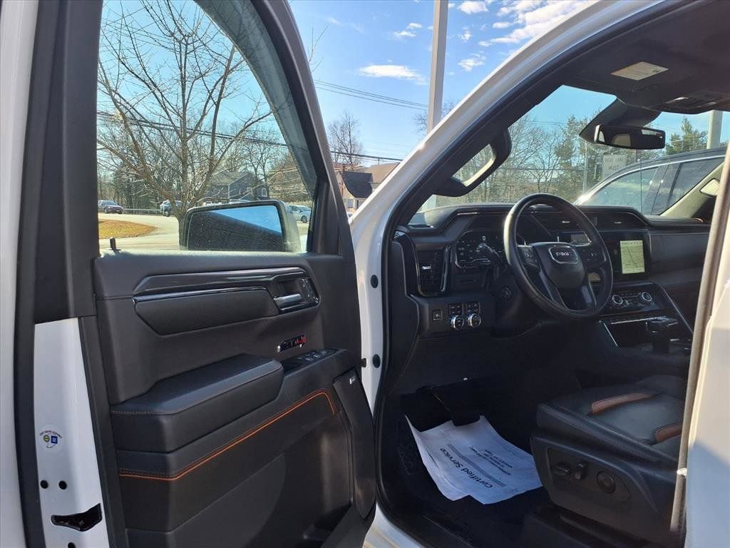 Certified 2023 GMC Sierra 1500 AT4 w/ AT4 Premium Package image 10