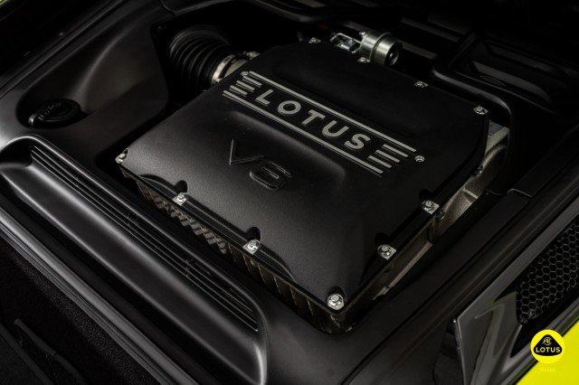 New 2025 Lotus Emira image 16