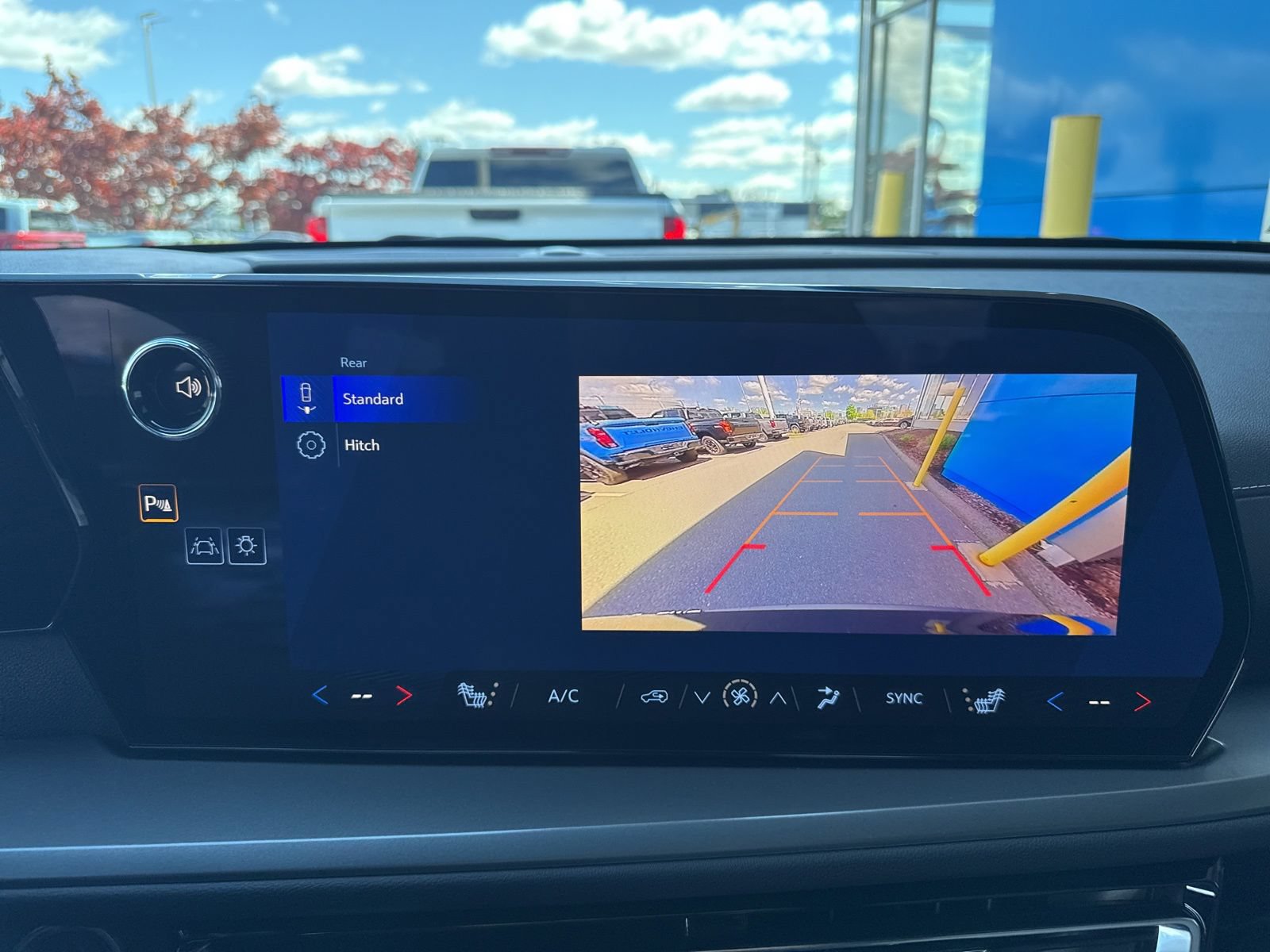 New 2026 Chevrolet Traverse LT AWD/4WD image 24