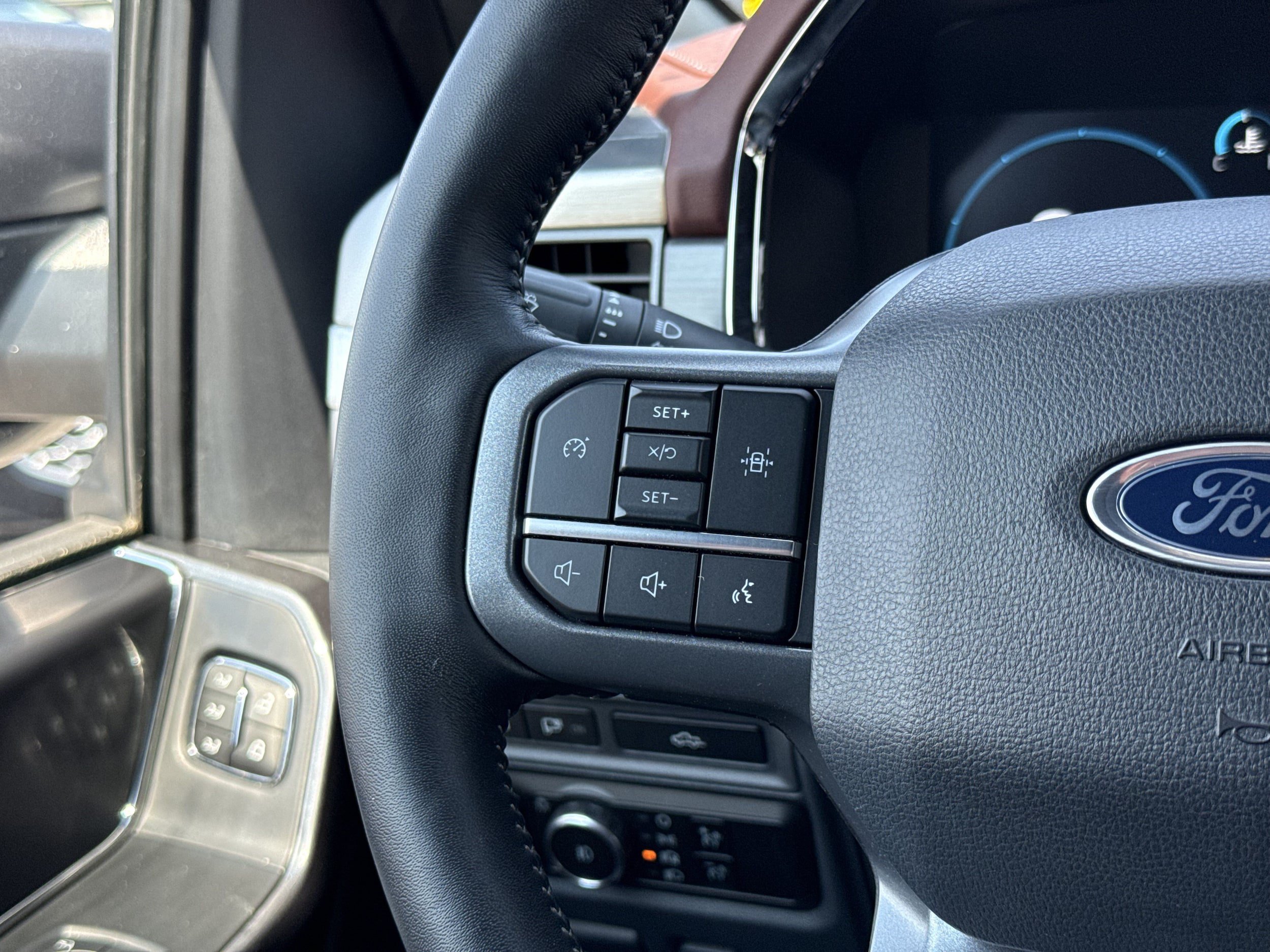 Used 2023 Ford F150 Lariat AWD/4WD image 19