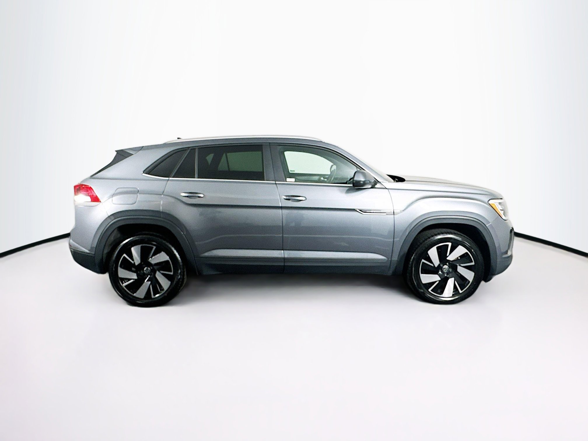 Used 2024 Volkswagen Atlas Cross Sport SE image 10