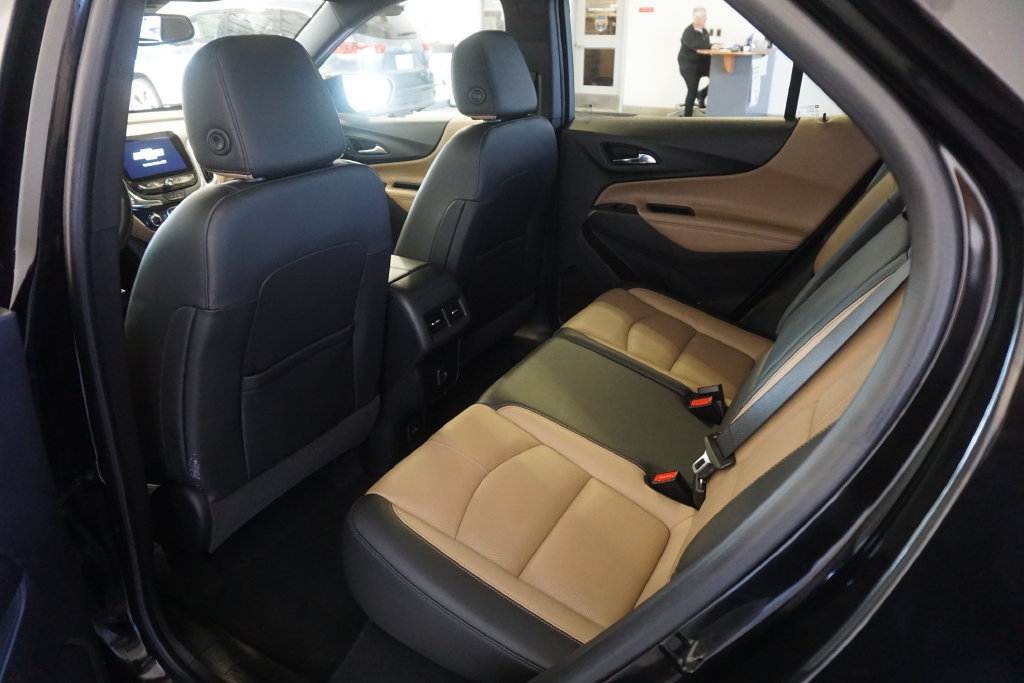 Used 2022 Chevrolet Equinox Premier AWD/4WD image 23