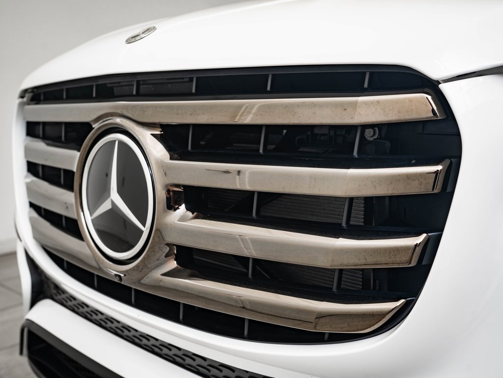 New 2026 Mercedes-Benz GLS 580 4MATIC image 3