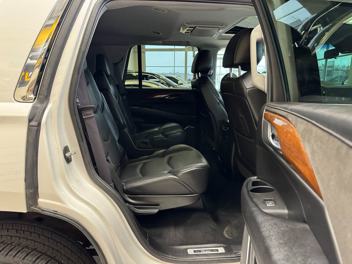 Used 2017 Cadillac Escalade Premium Luxury AWD/4WD image 45