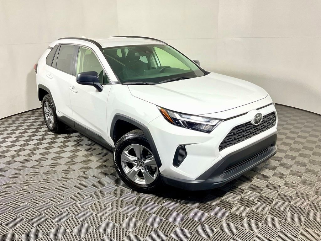 Used 2025 Toyota RAV4 LE image 5