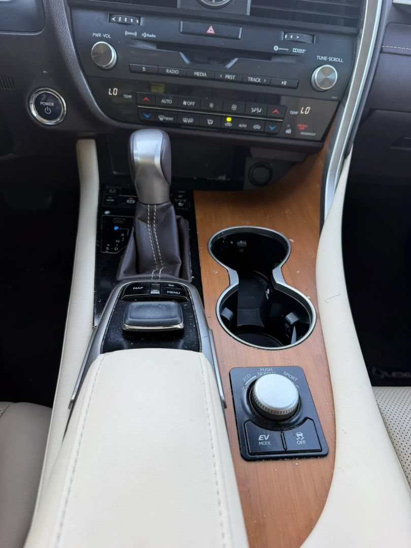 Used 2017 Lexus RX 450h AWD image 24