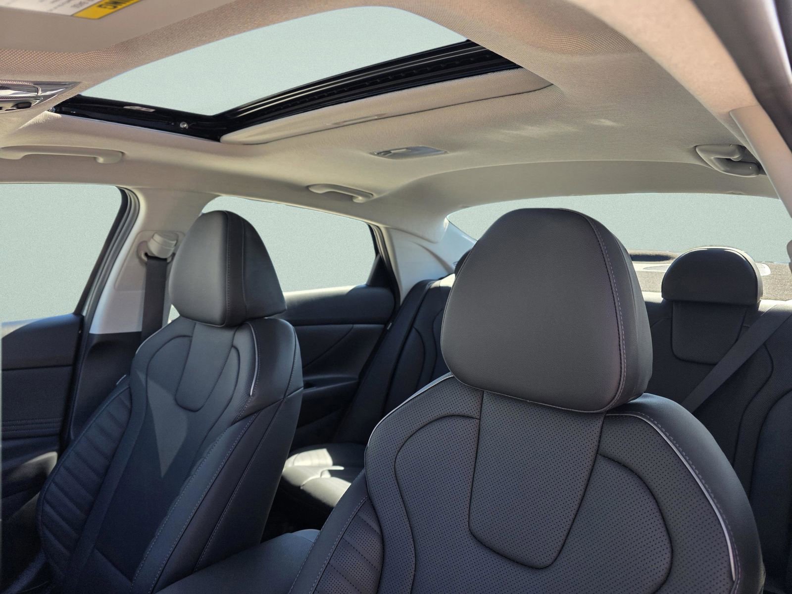 New 2026 Hyundai Elantra Limited image 24