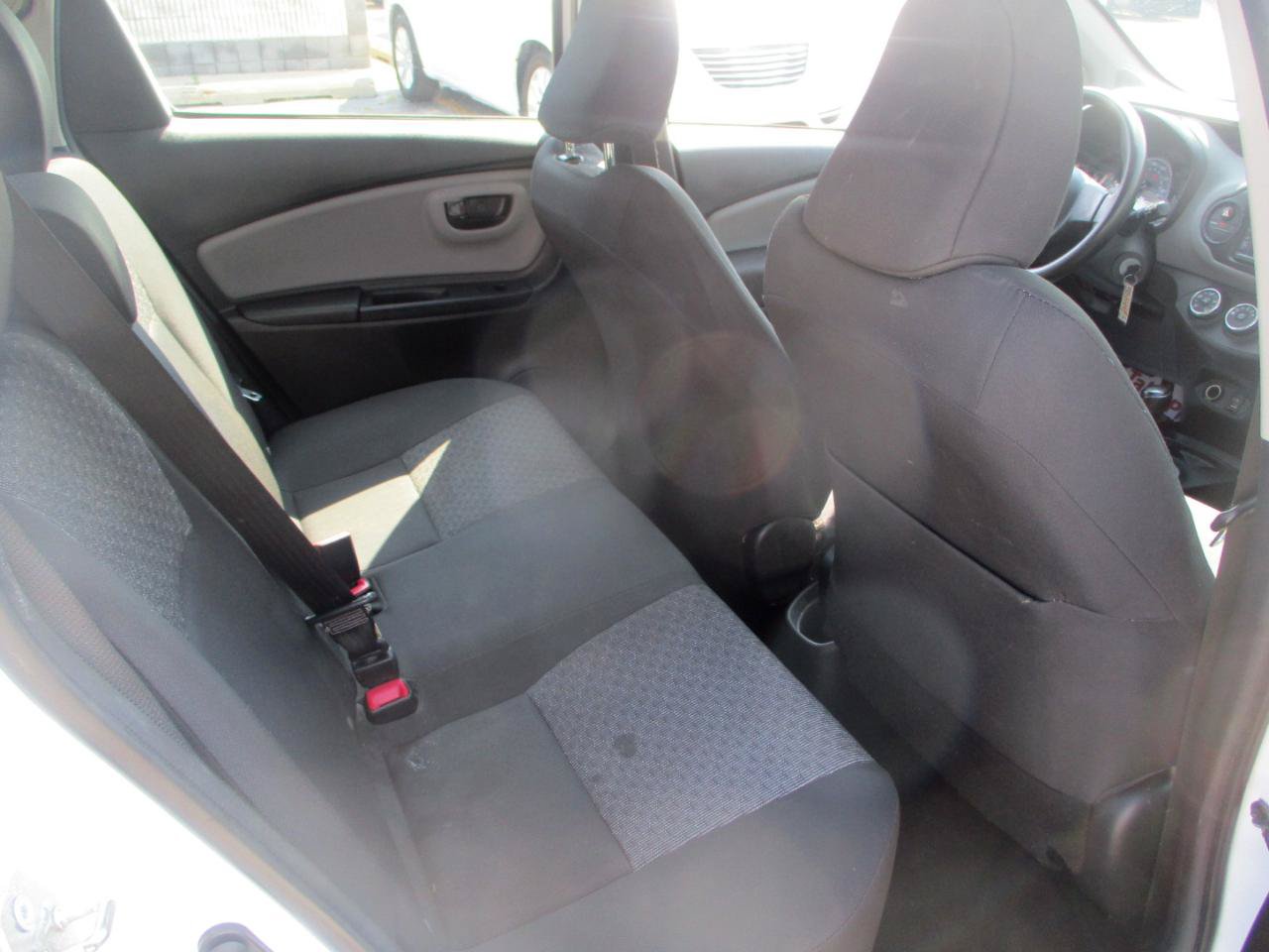 Used 2016 Toyota Yaris L FWD image 7