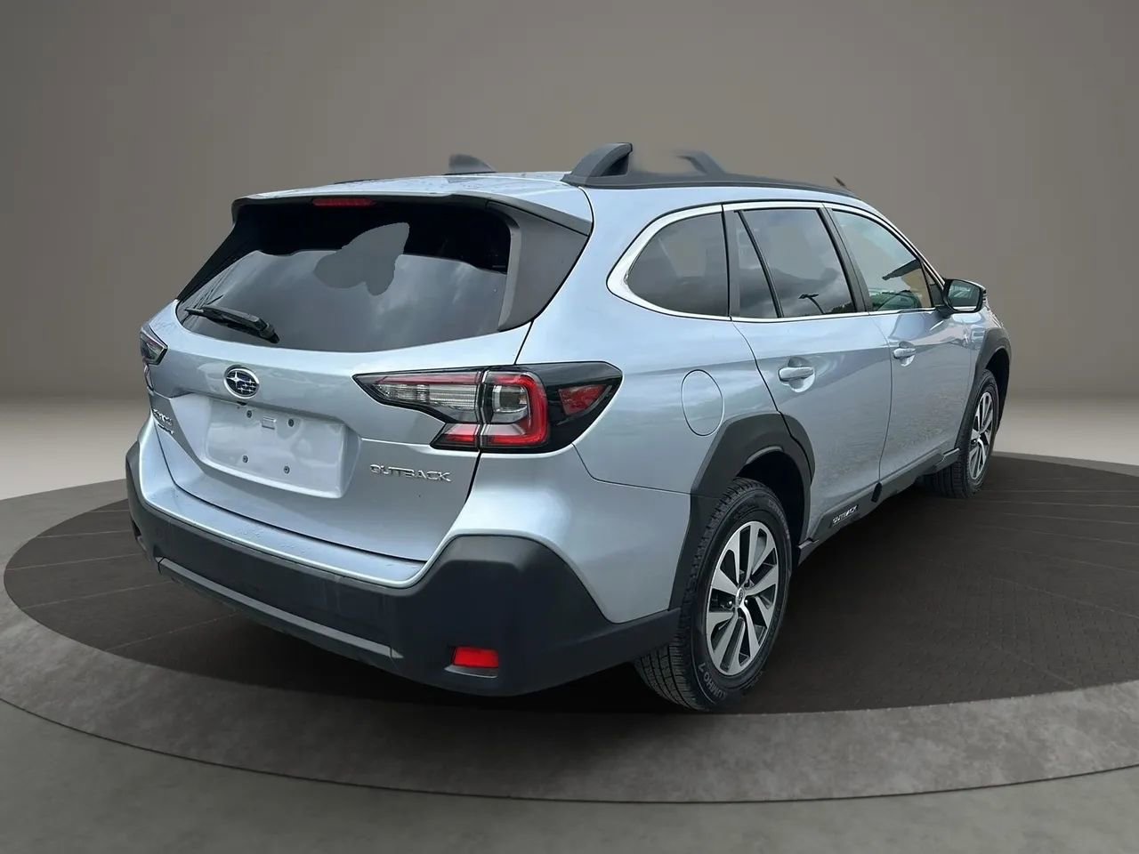 Used 2023 Subaru Outback Premium AWD/4WD image 5