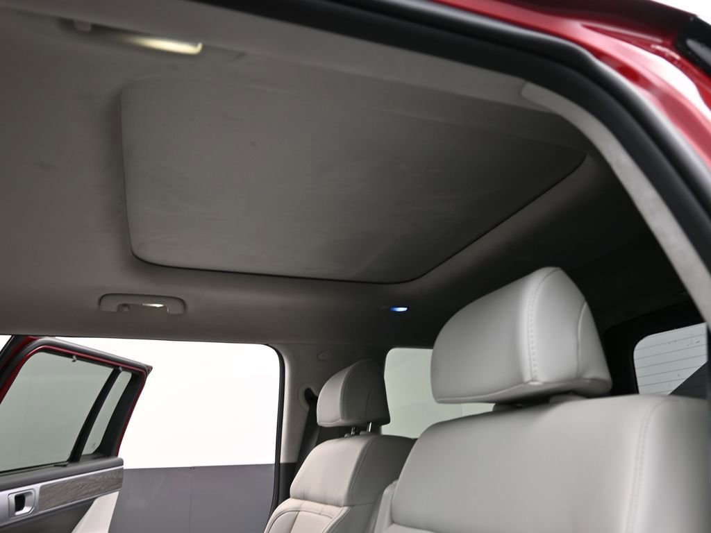 Used 2025 Hyundai Santa Fe Calligraphy image 11