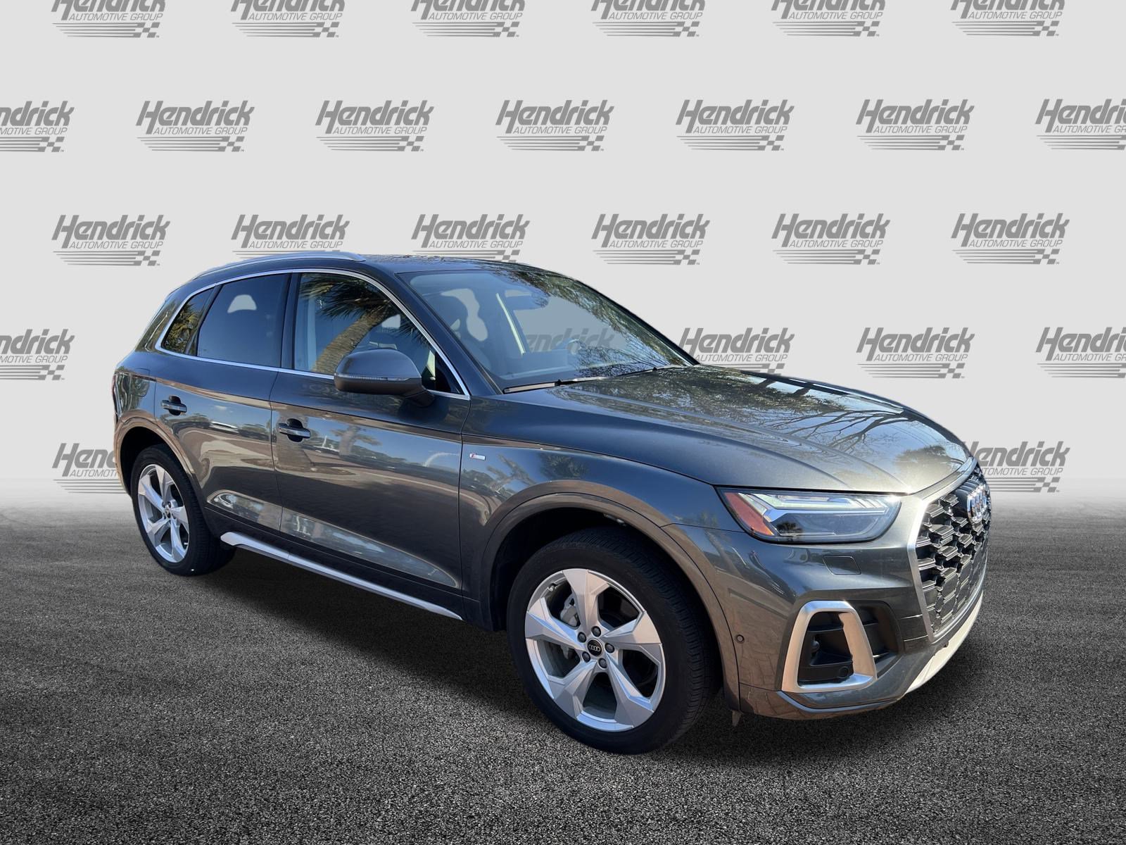 Used 2024 Audi Q5 2.0T Prestige w/ Prestige Package image 2