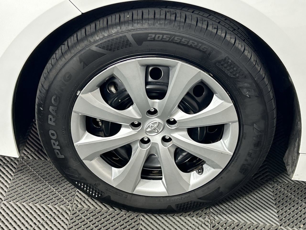 Used 2024 Toyota Corolla LE FWD image 9