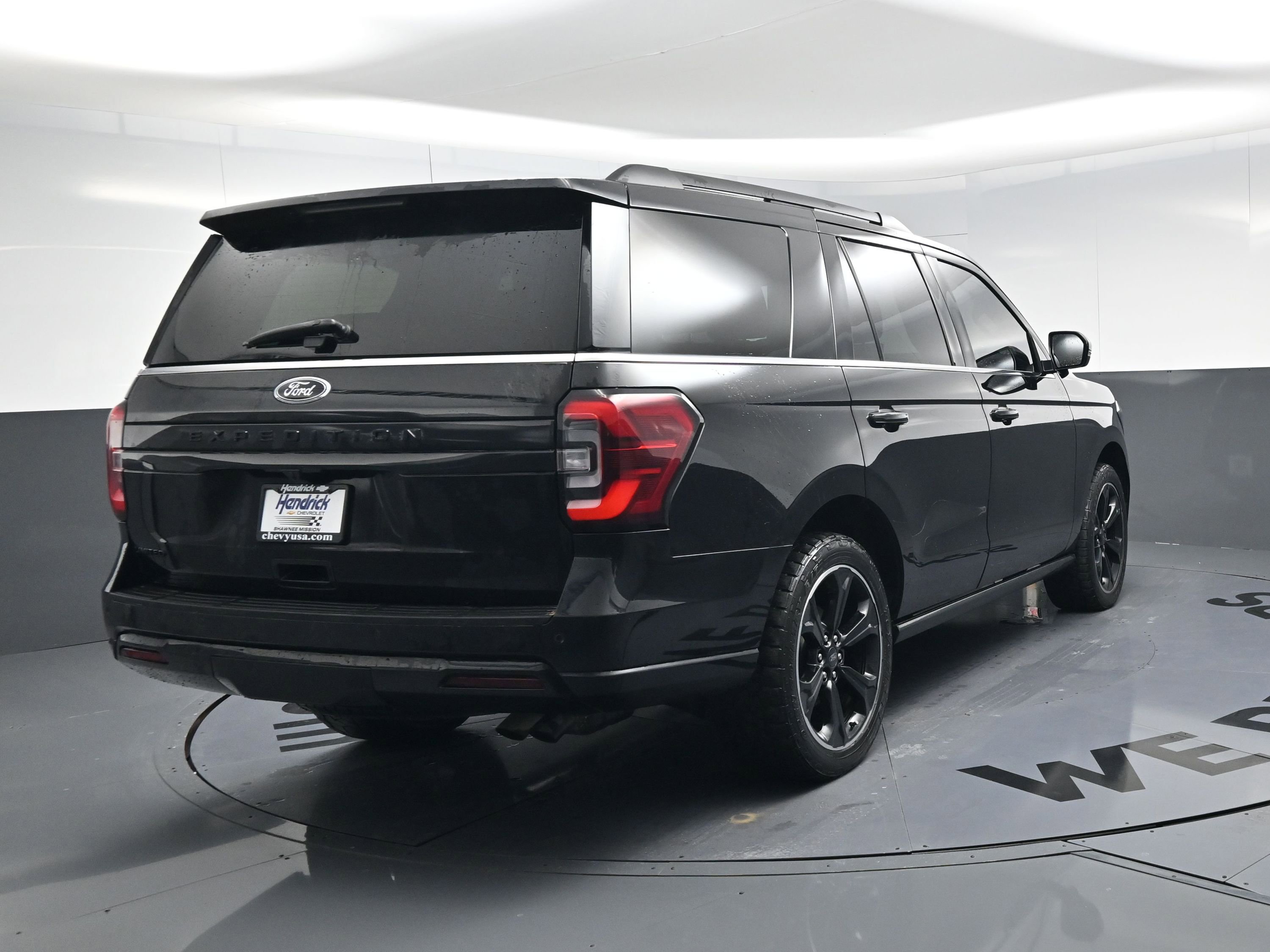 Used 2022 Ford Expedition Limited image 9