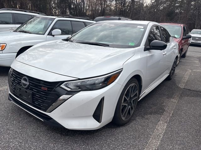 Used 2025 Nissan Sentra SR w/ SR Premium Package image 2