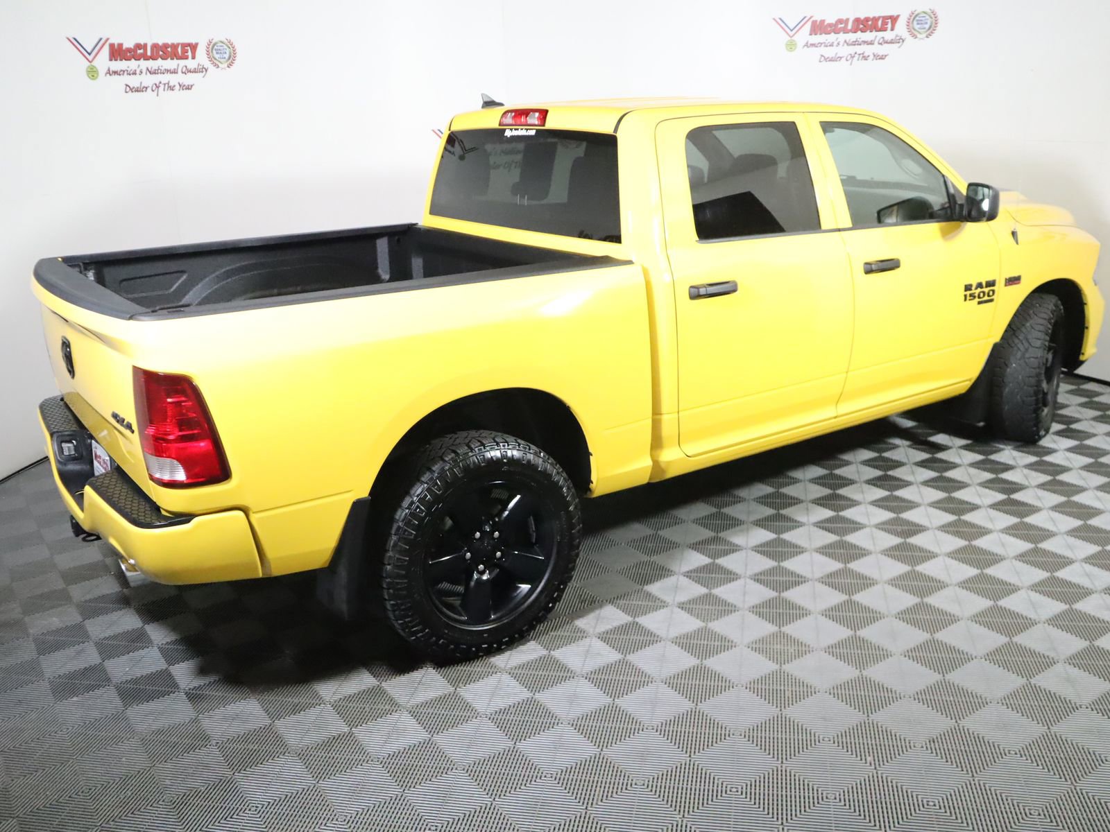 Used 2019 RAM 1500 Express w/ Wheel & Sound Group AWD/4WD image 4