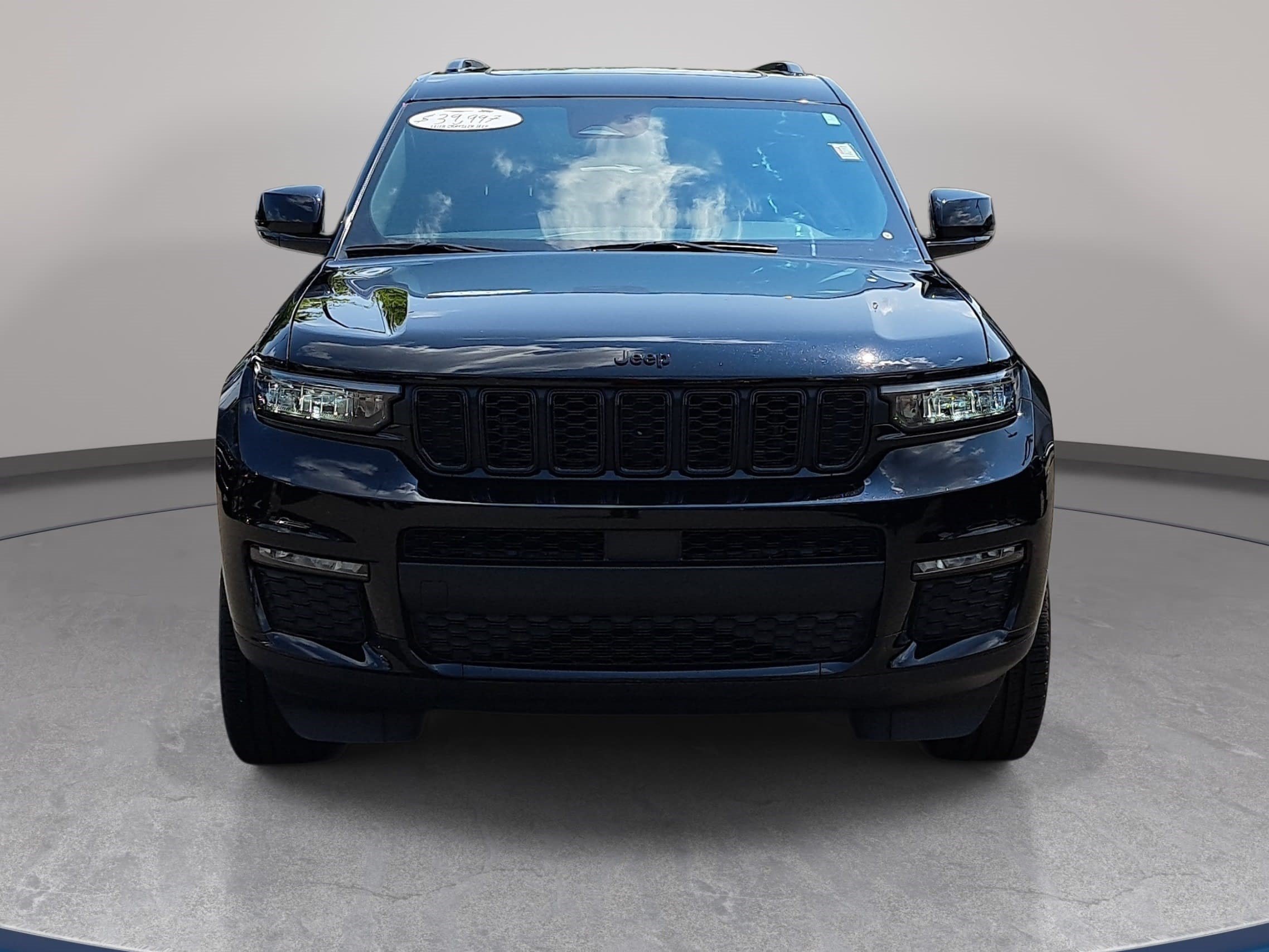 Used 2025 Jeep Grand Cherokee L Limited w/ Black Appearance Package AWD/4WD image 2