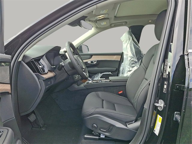 New 2026 Volvo XC90 B6 Plus w/ Protection Package Premier image 7