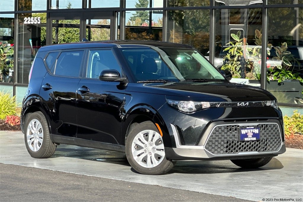 Certified 2023 Kia Soul LX image 1