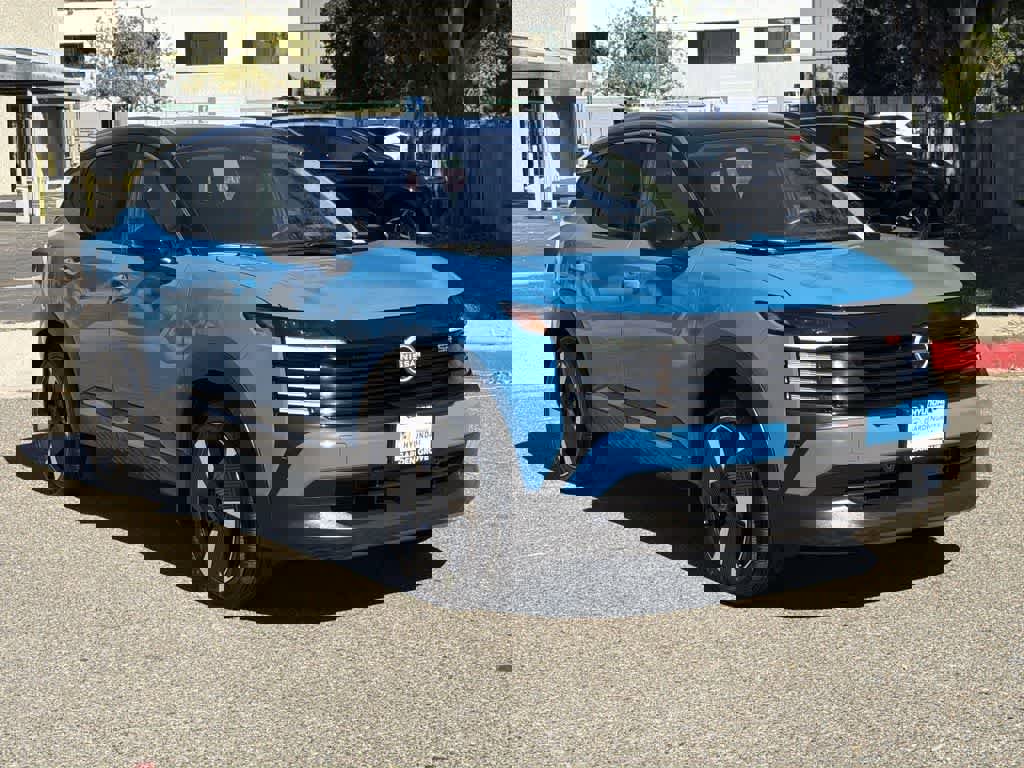 Used 2025 Nissan Kicks SR image 8