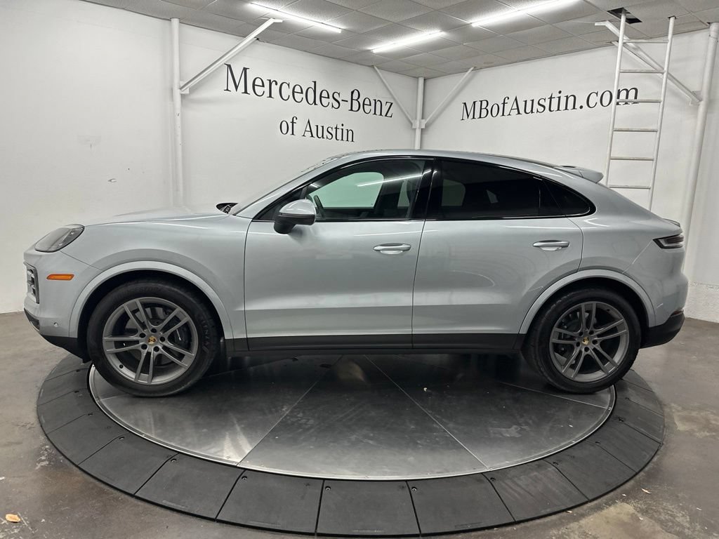 Used 2024 Porsche Cayenne Coupe AWD/4WD image 4