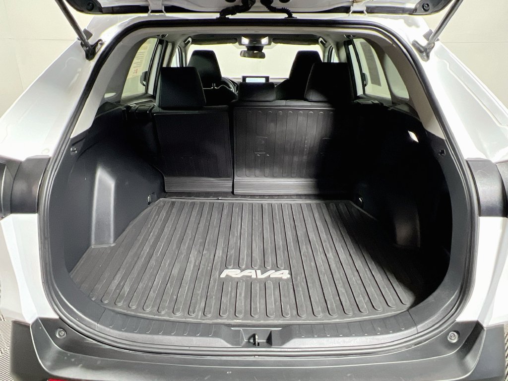 Certified 2024 Toyota RAV4 LE AWD/4WD image 22
