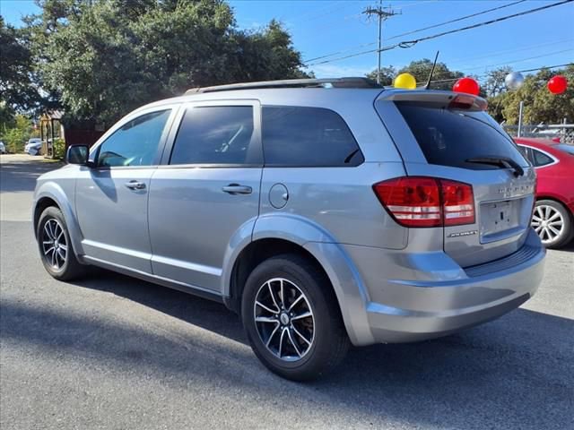 Used 2018 Dodge Journey SE w/ Connectivity Group FWD image 6