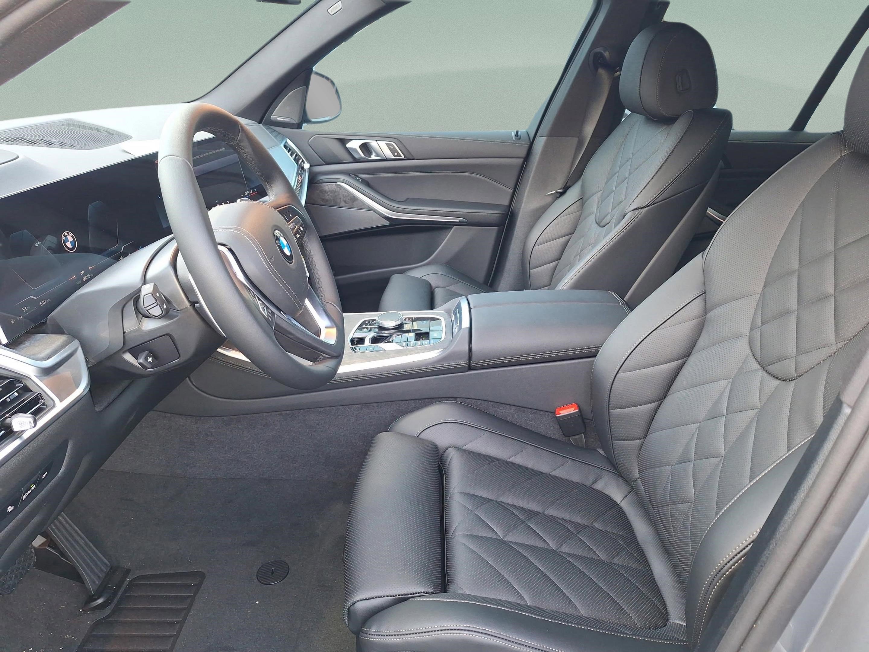 Used 2026 BMW X5 xDrive40i w/ Premium Package AWD/4WD image 8