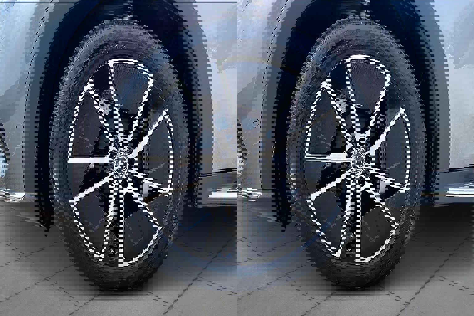 Used 2023 Mercedes-Benz EQS 450+ SUV image 10