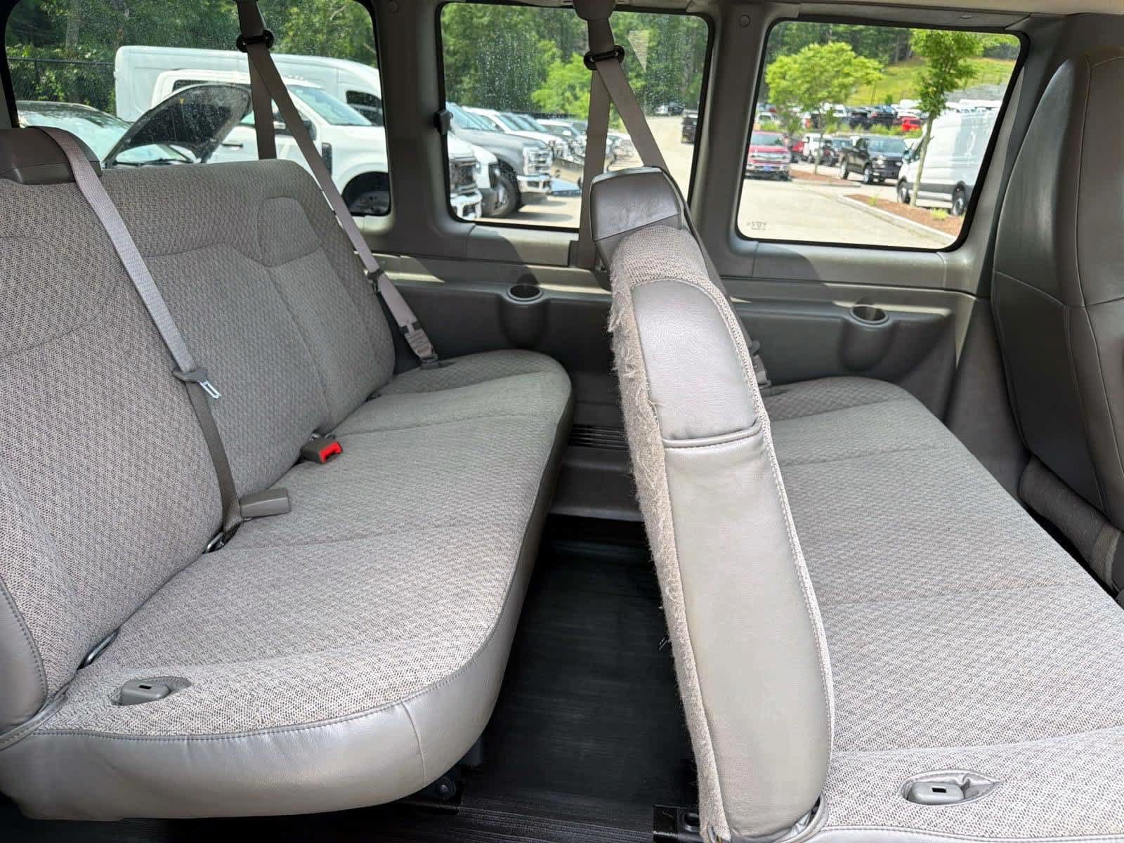 Used 2025 Chevrolet Express 2500 LT RWD image 10