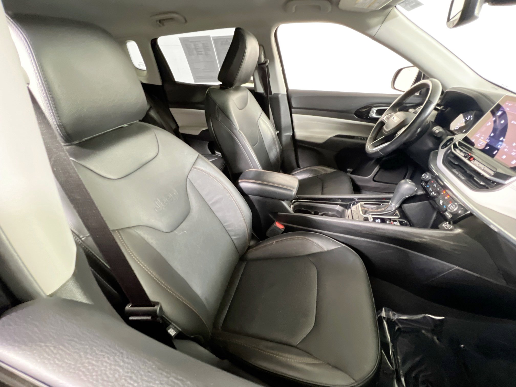 Used 2022 Jeep Compass Limited image 25