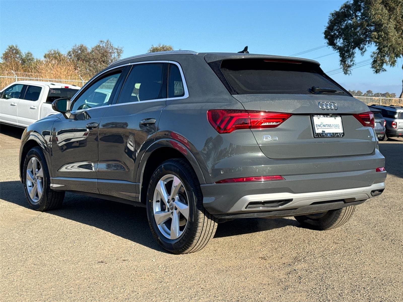 Used 2020 Audi Q3 2.0T Premium Plus w/ Premium Plus Package AWD/4WD image 11